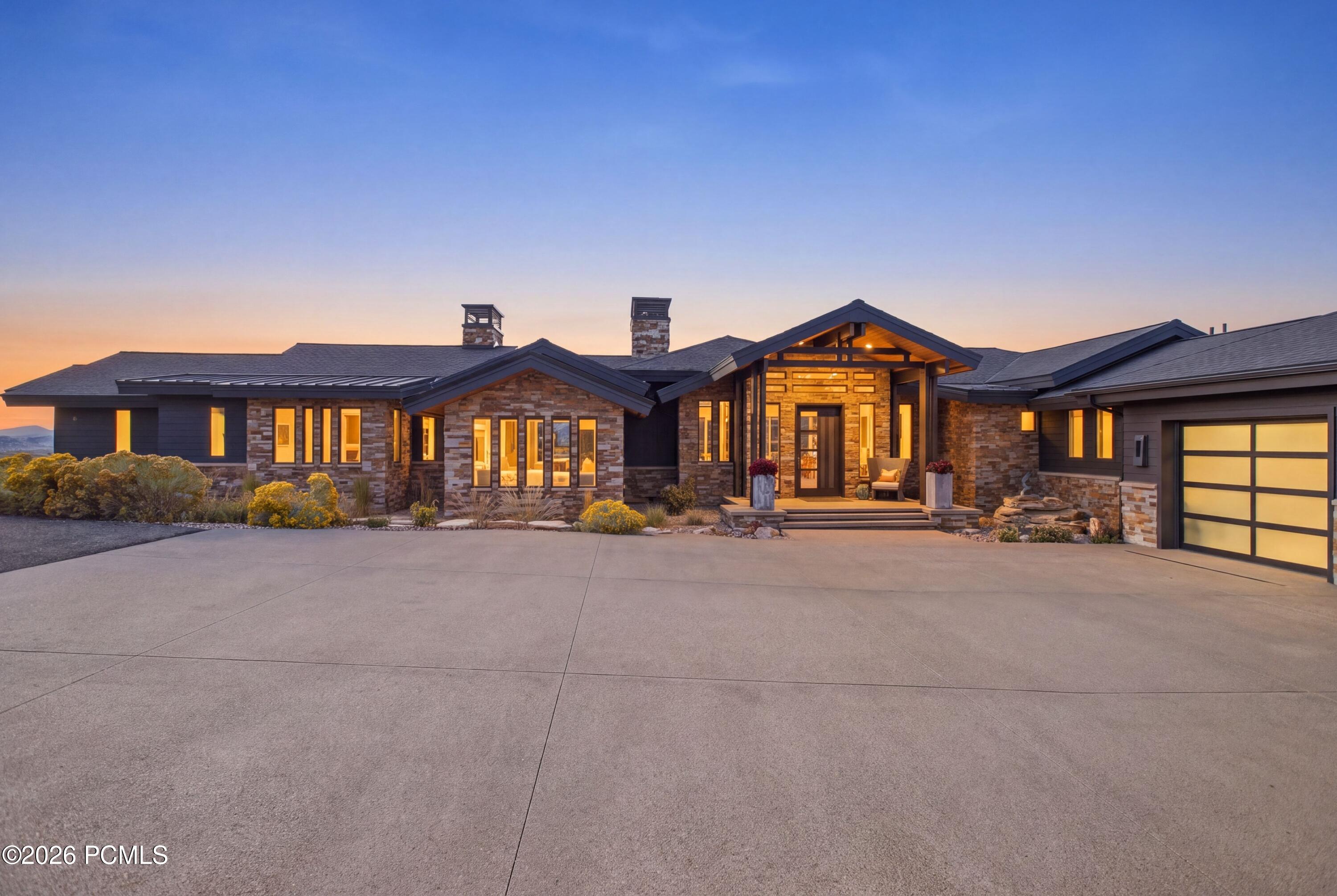 1163 W Red Fox Road