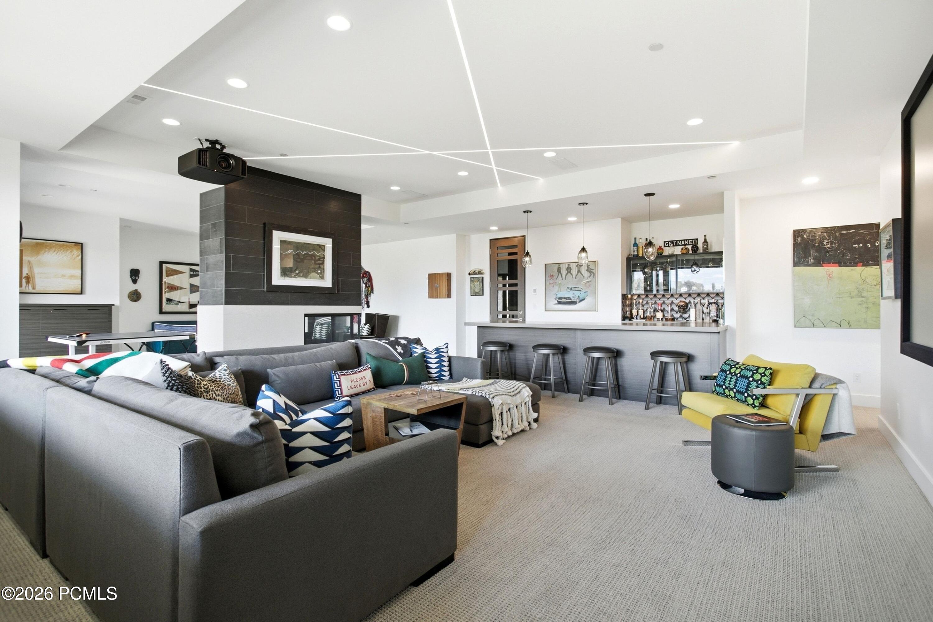 1163 W Red Fox Road