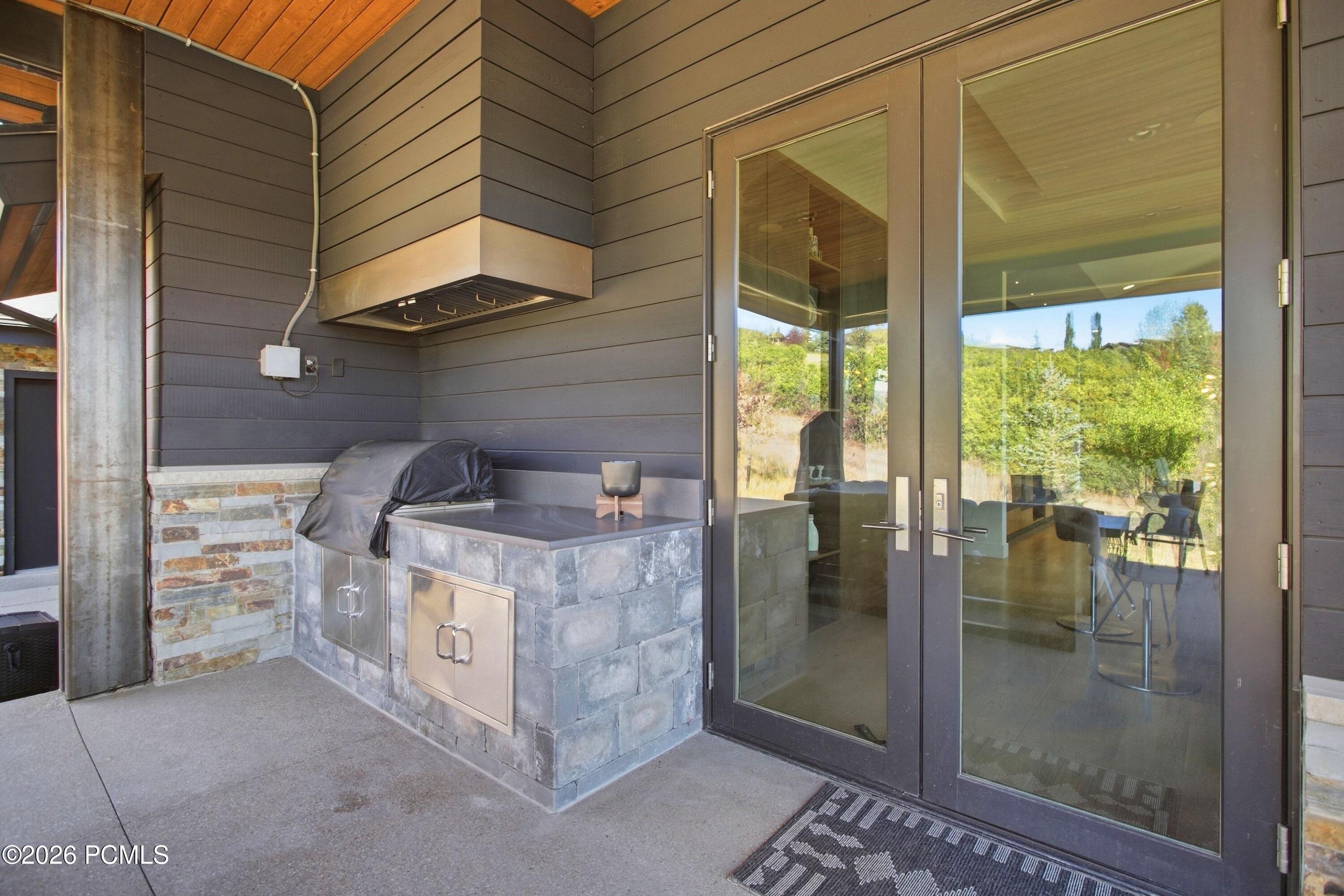 1163 W Red Fox Road