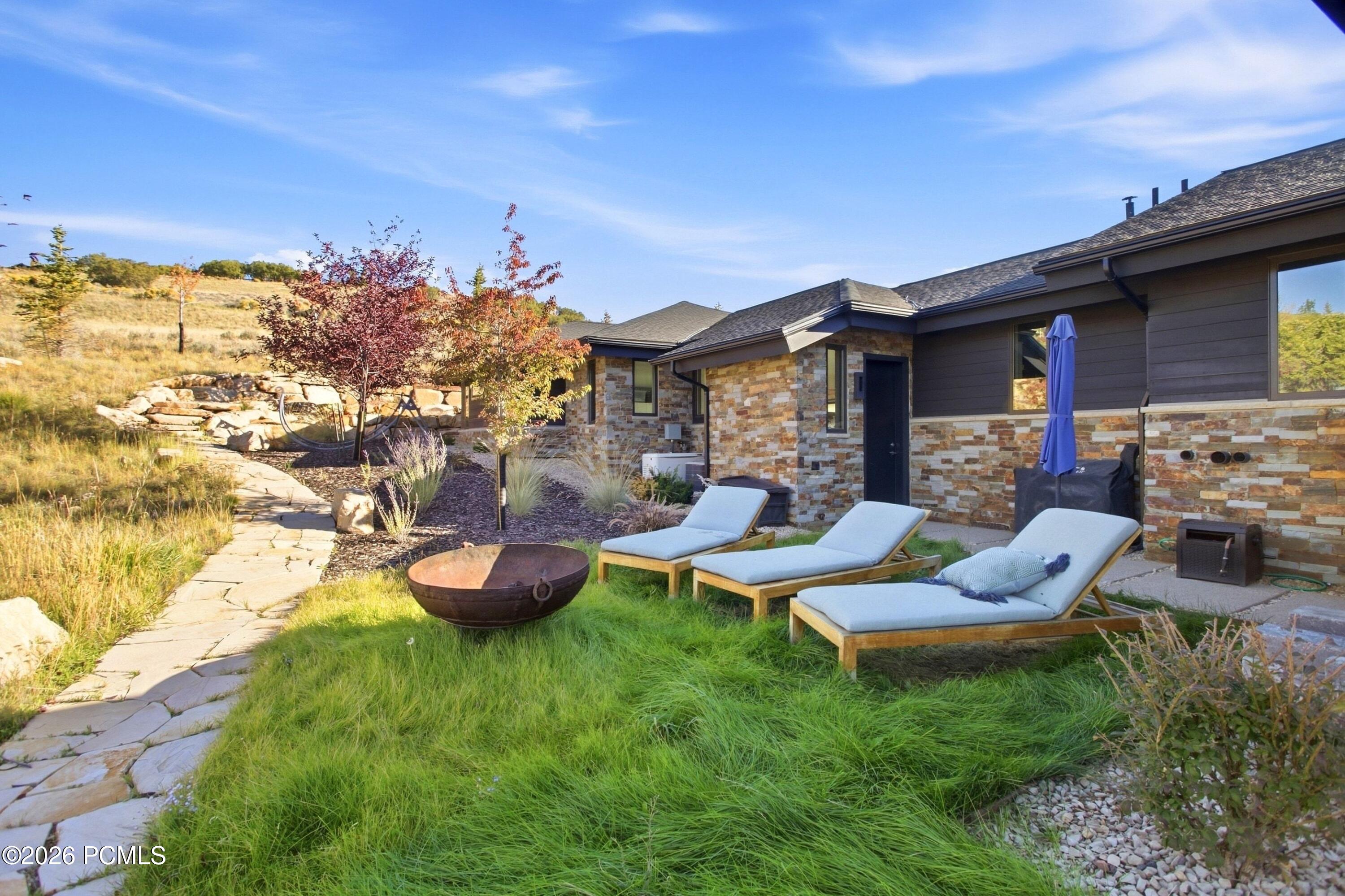 1163 W Red Fox Road