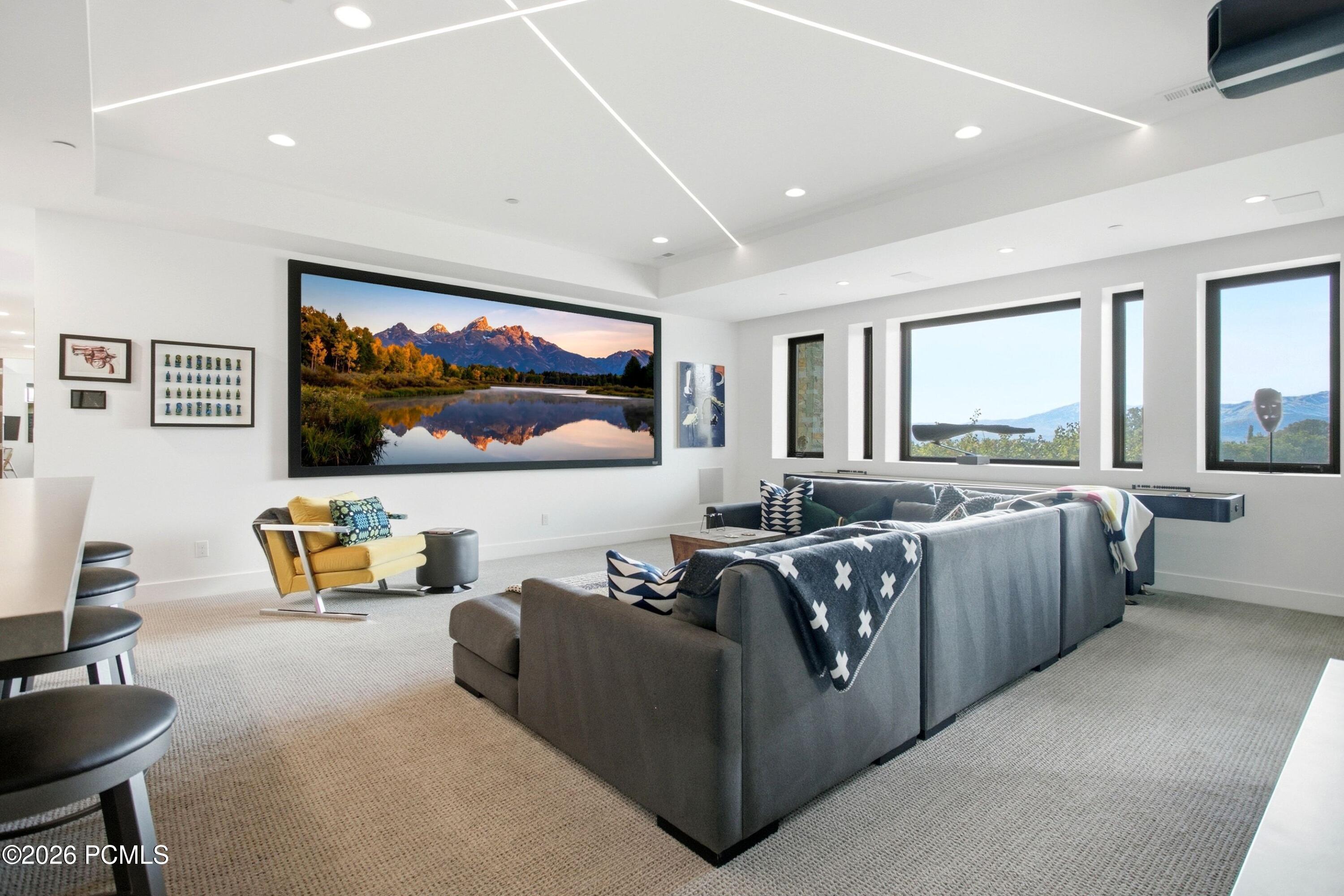 1163 W Red Fox Road