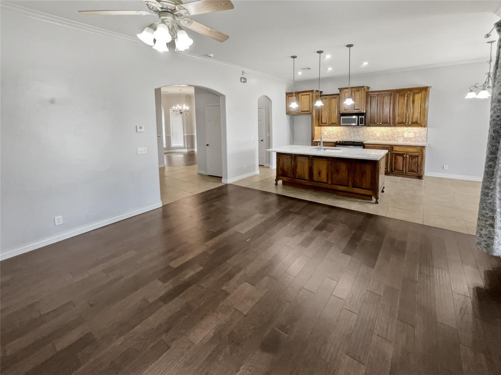 601 Cloudview Place