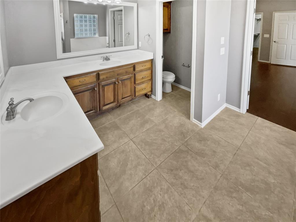 601 Cloudview Place
