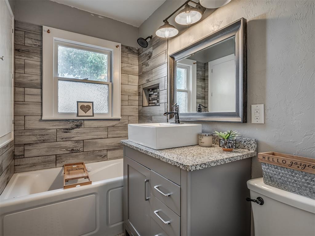 1012 S Williams Avenue