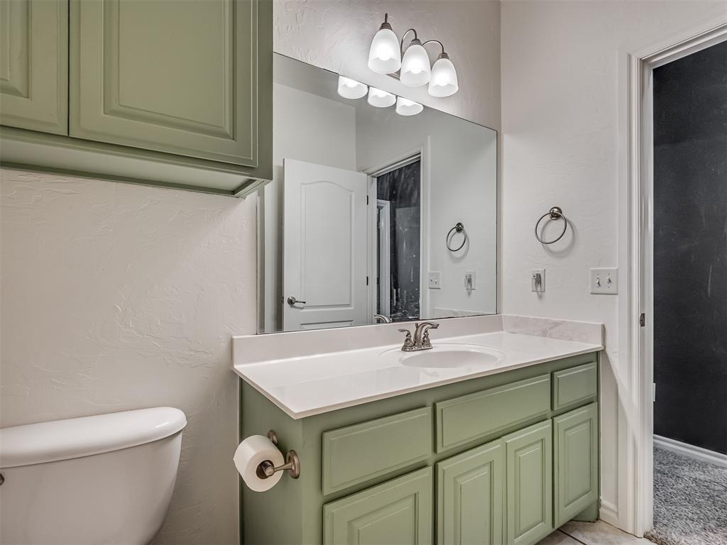 1136 Glen Eagles Court