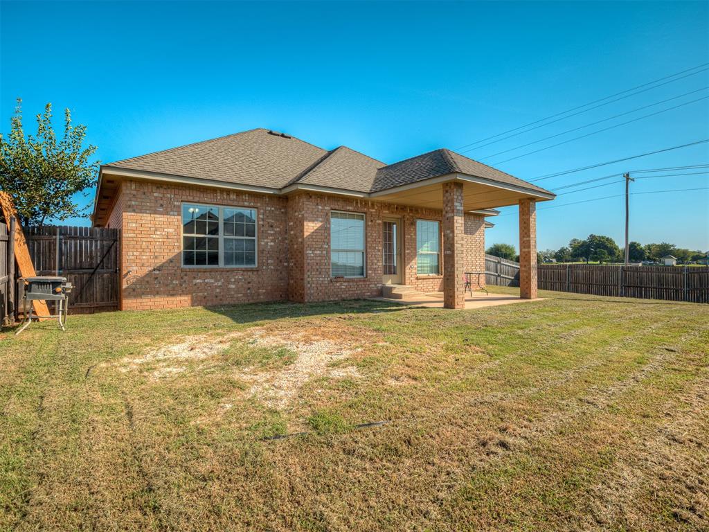 1136 Glen Eagles Court