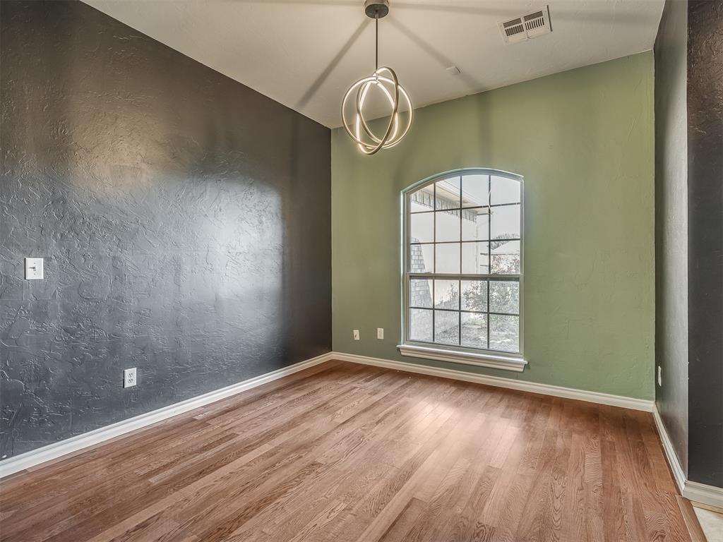 1136 Glen Eagles Court