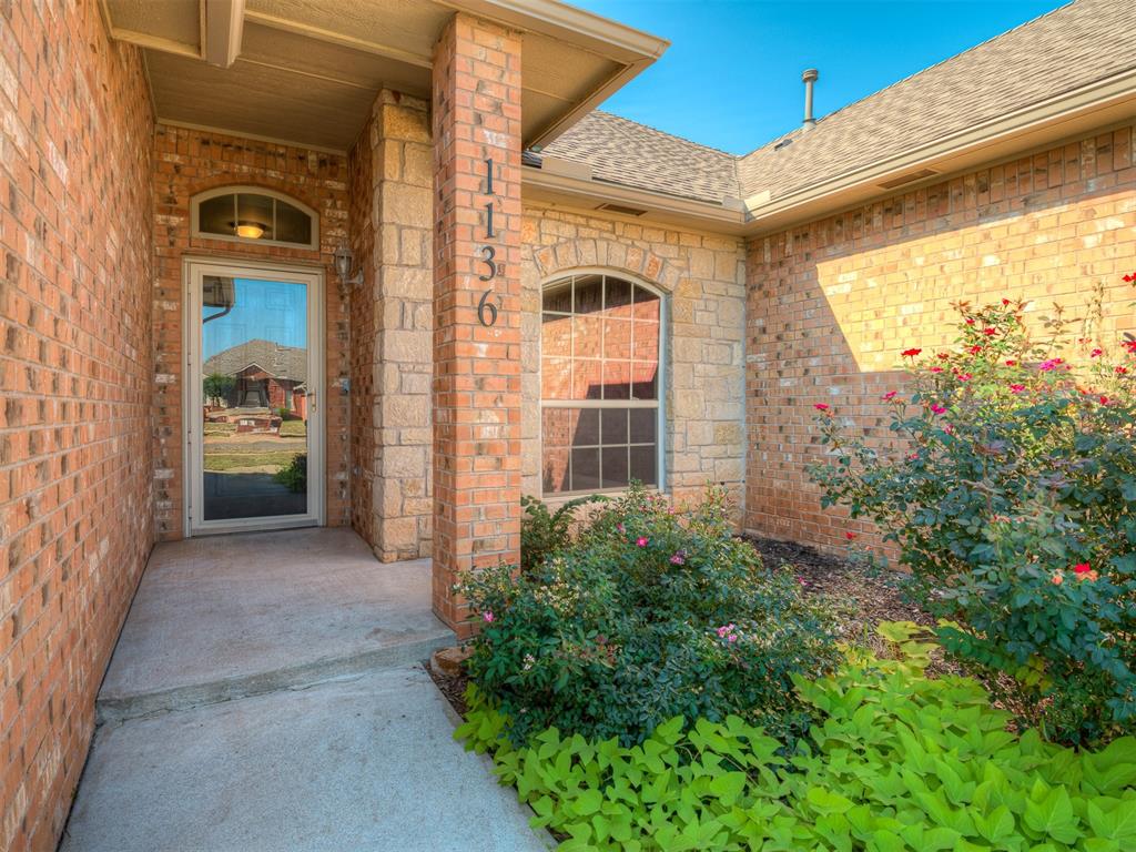 1136 Glen Eagles Court