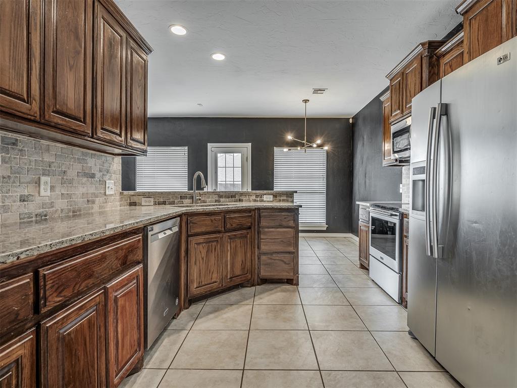 1136 Glen Eagles Court