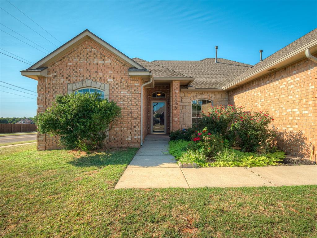 1136 Glen Eagles Court