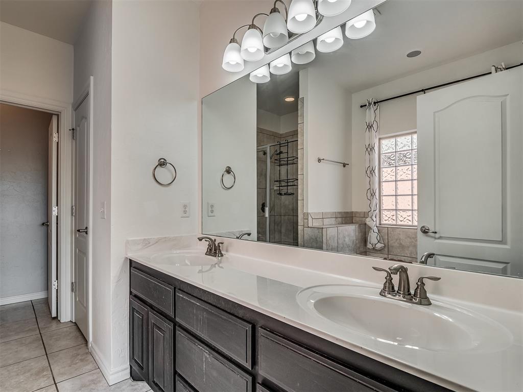 1136 Glen Eagles Court