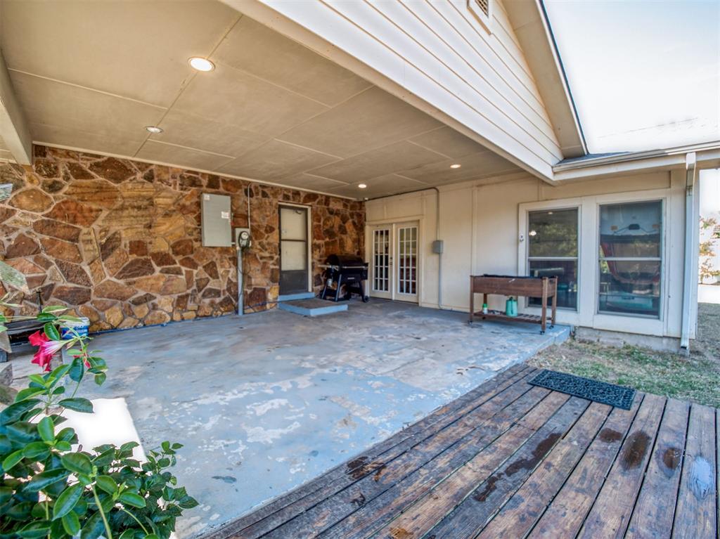 22 Oak Drive
