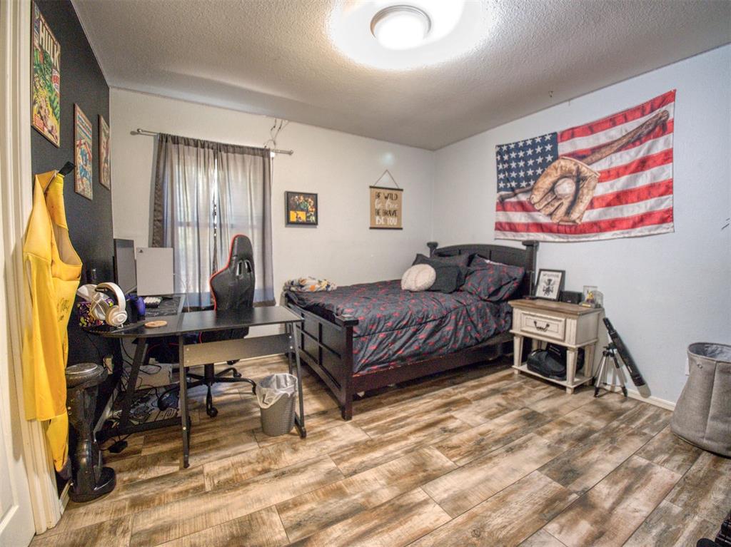 22 Oak Drive