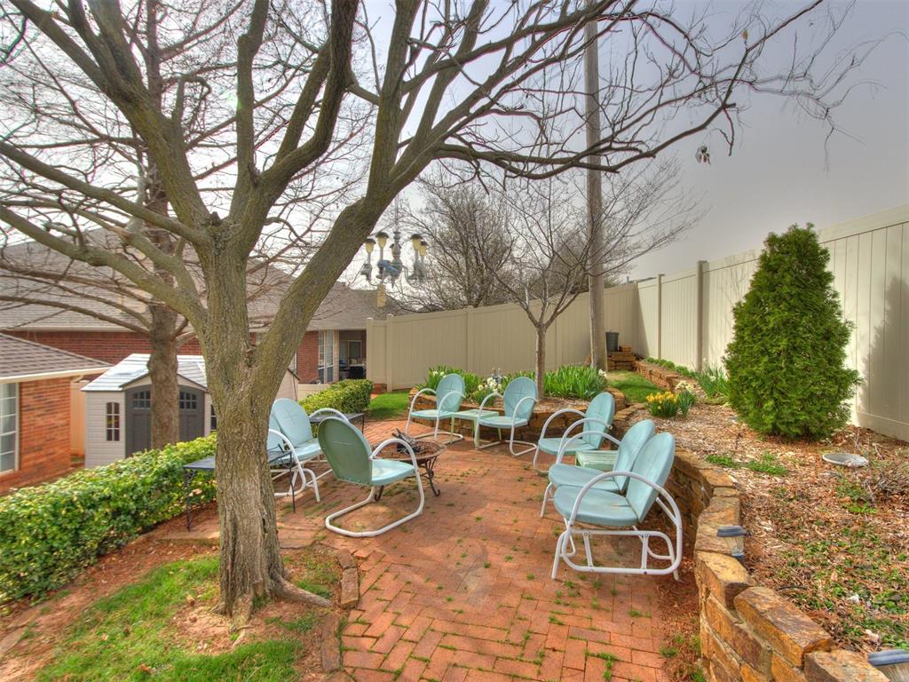 41 S Lexington Way