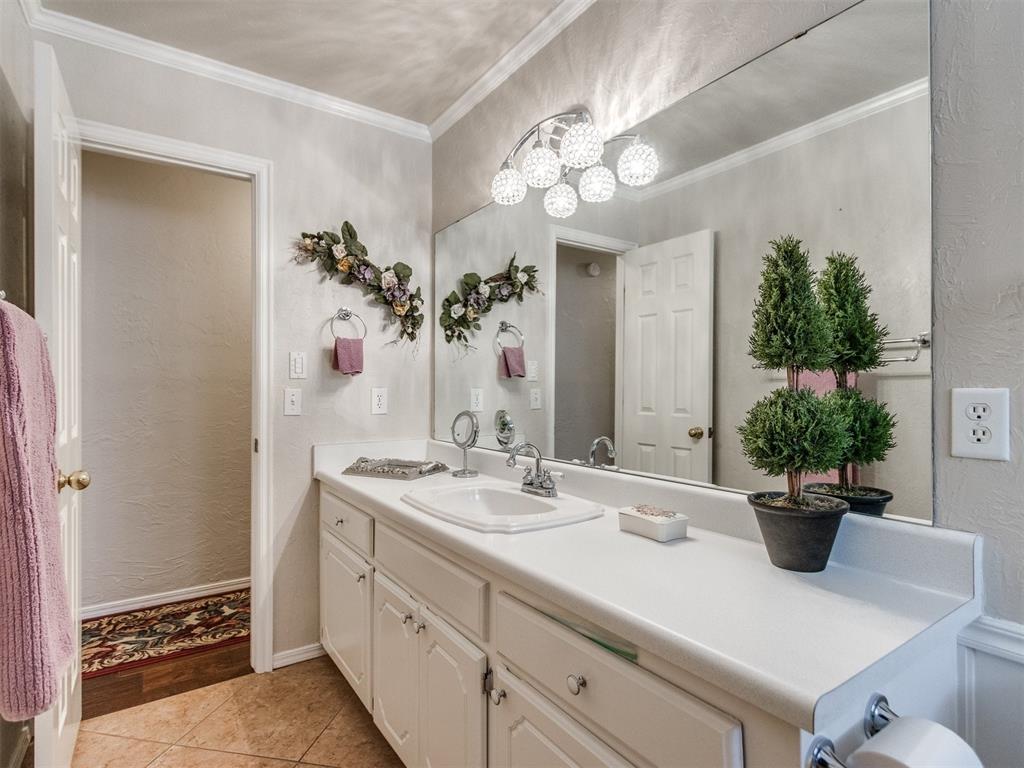 41 S Lexington Way