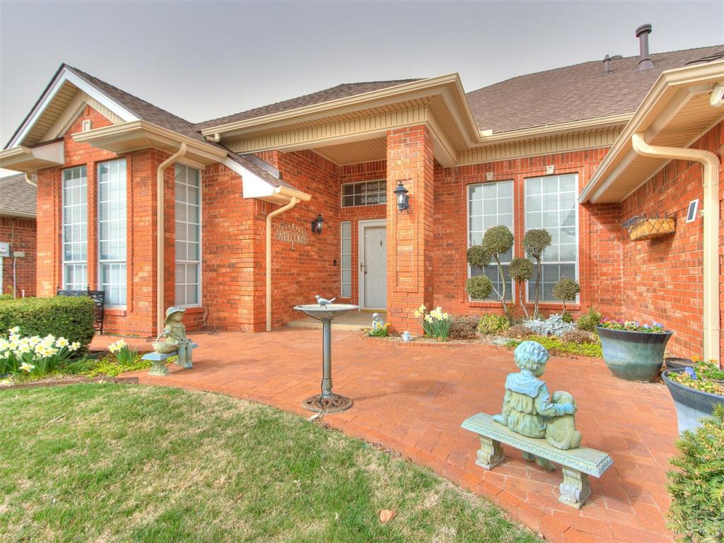 41 S Lexington Way