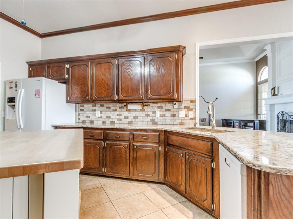 41 S Lexington Way
