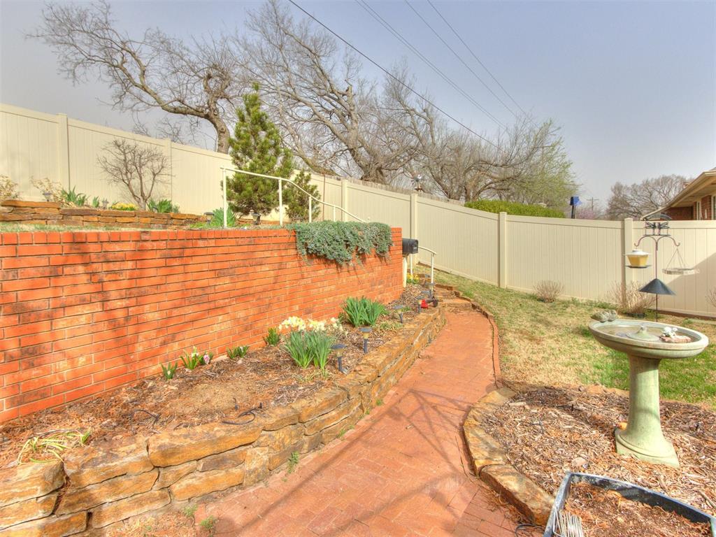 41 S Lexington Way