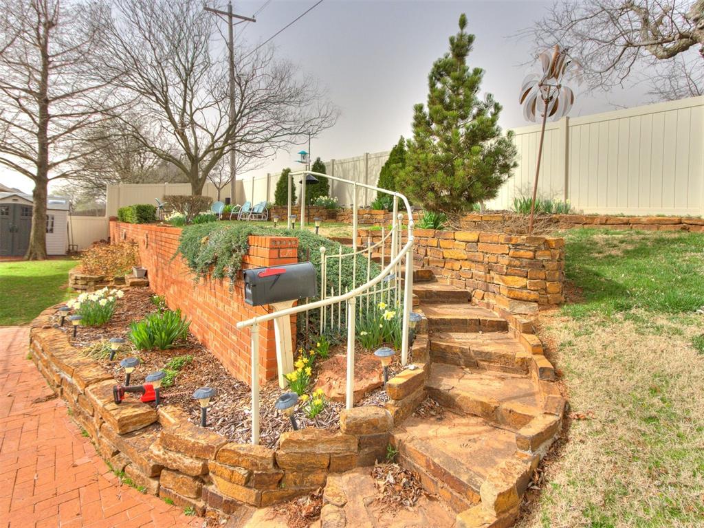 41 S Lexington Way