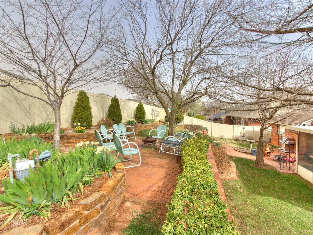 41 S Lexington Way