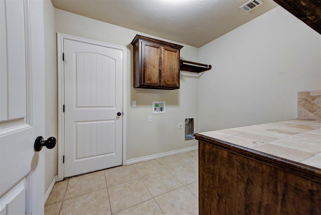 9909 Summerhill Lane