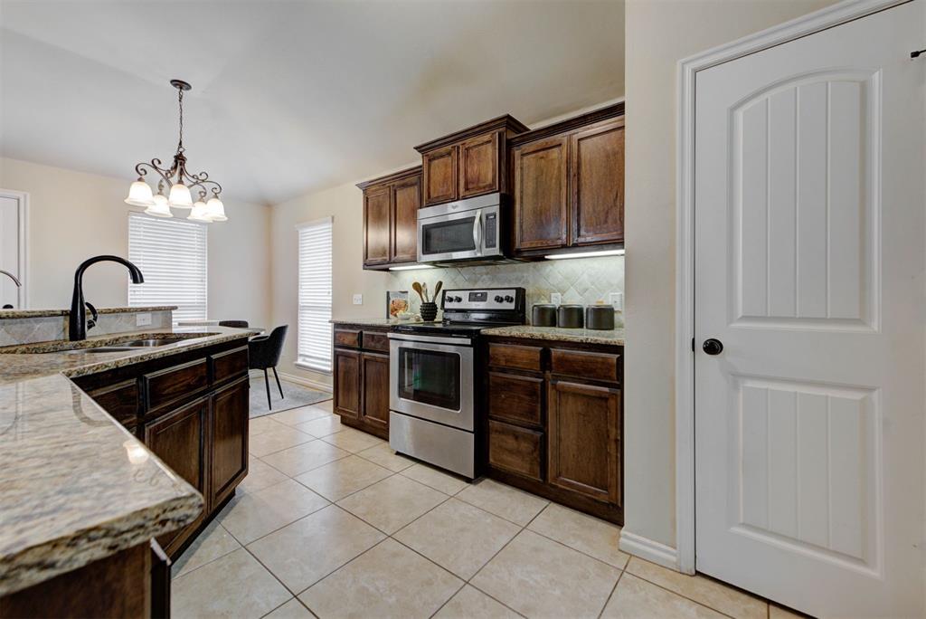 9909 Summerhill Lane