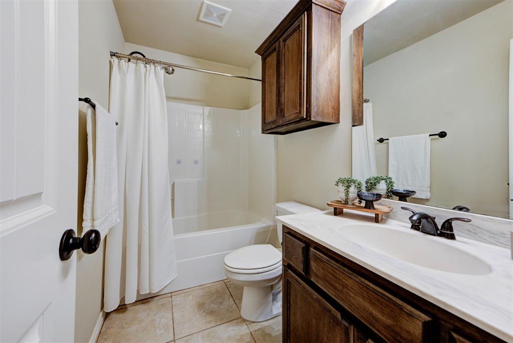 9909 Summerhill Lane