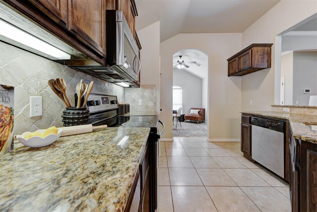 9909 Summerhill Lane