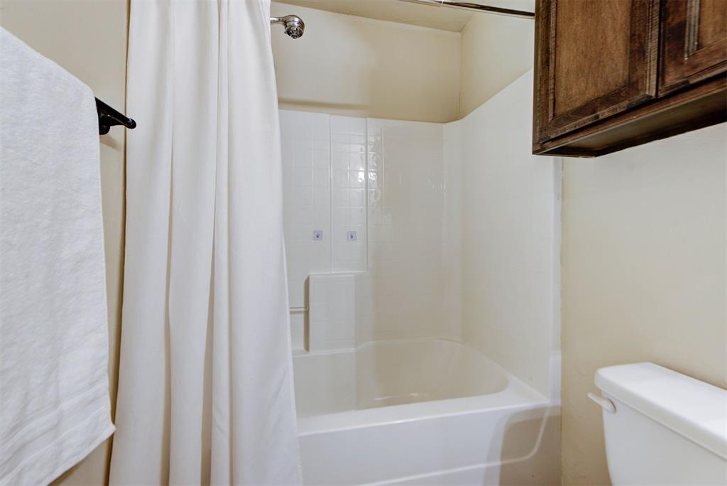 9909 Summerhill Lane