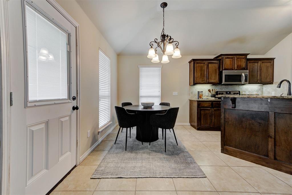 9909 Summerhill Lane