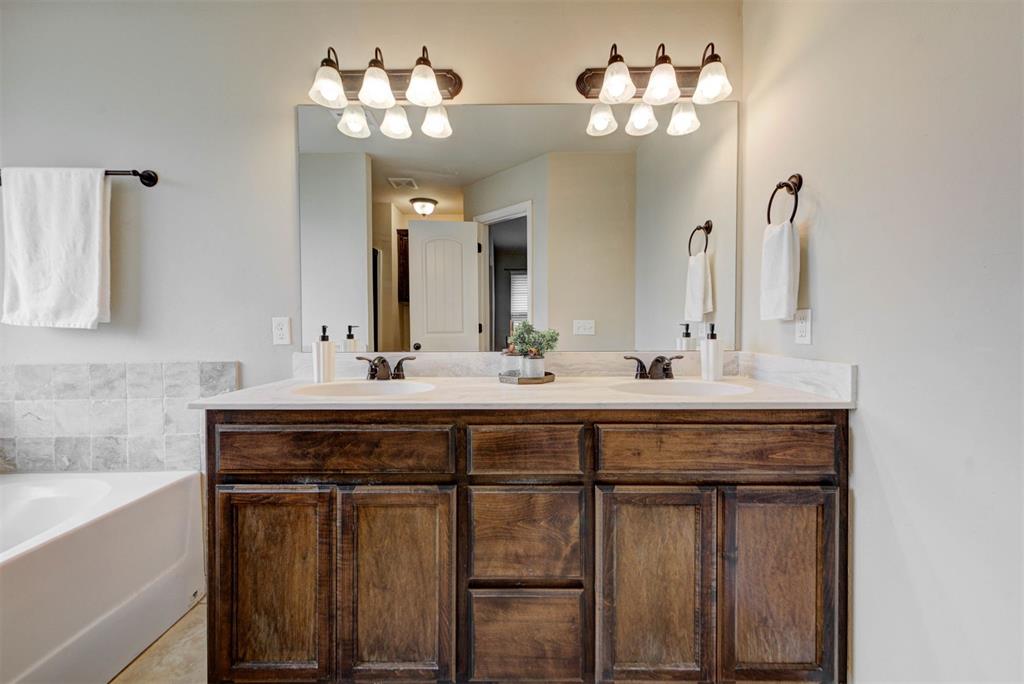 9909 Summerhill Lane