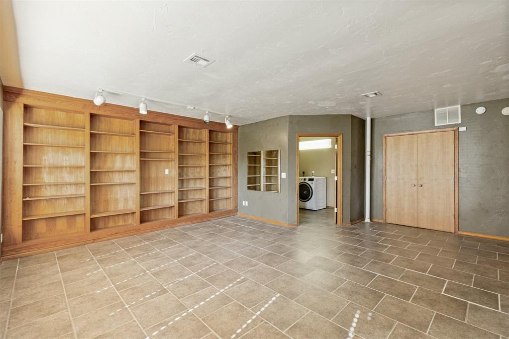 3500 N Broadway