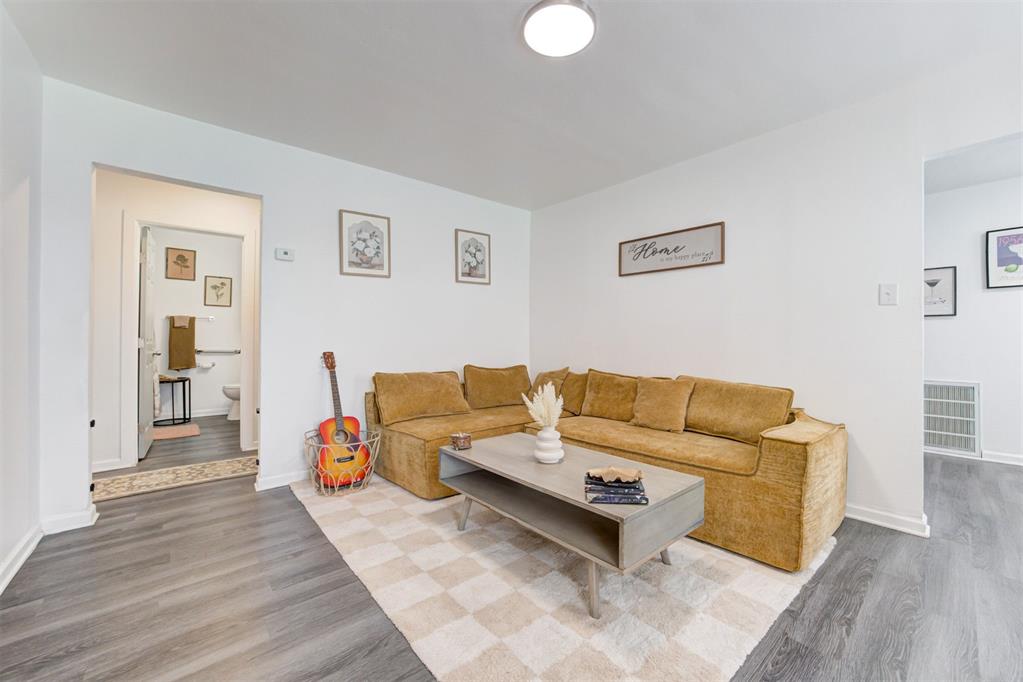 913 NE 28th Street