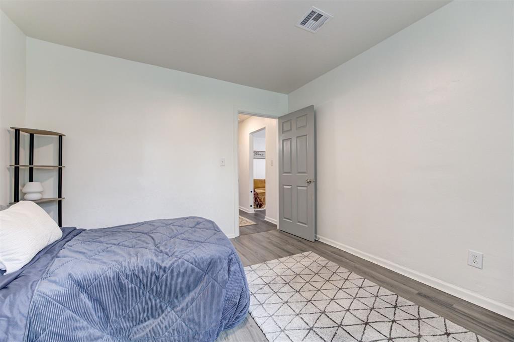 913 NE 28th Street