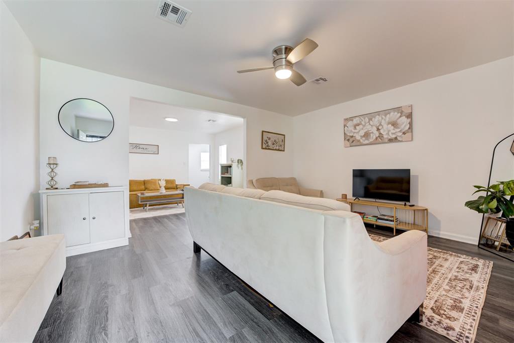 913 NE 28th Street