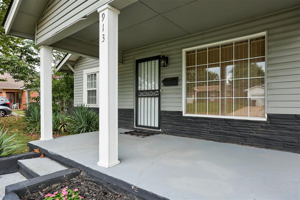 913 NE 28th Street