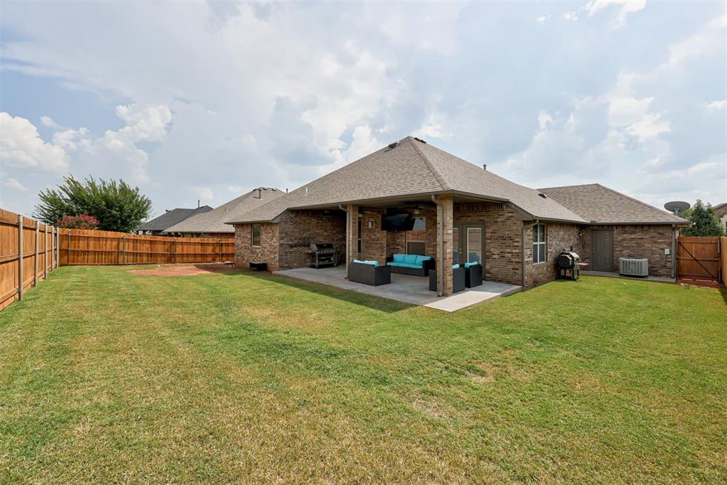 9113 NW 89th Street