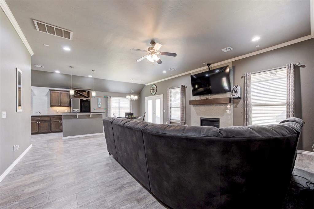 9113 NW 89th Street
