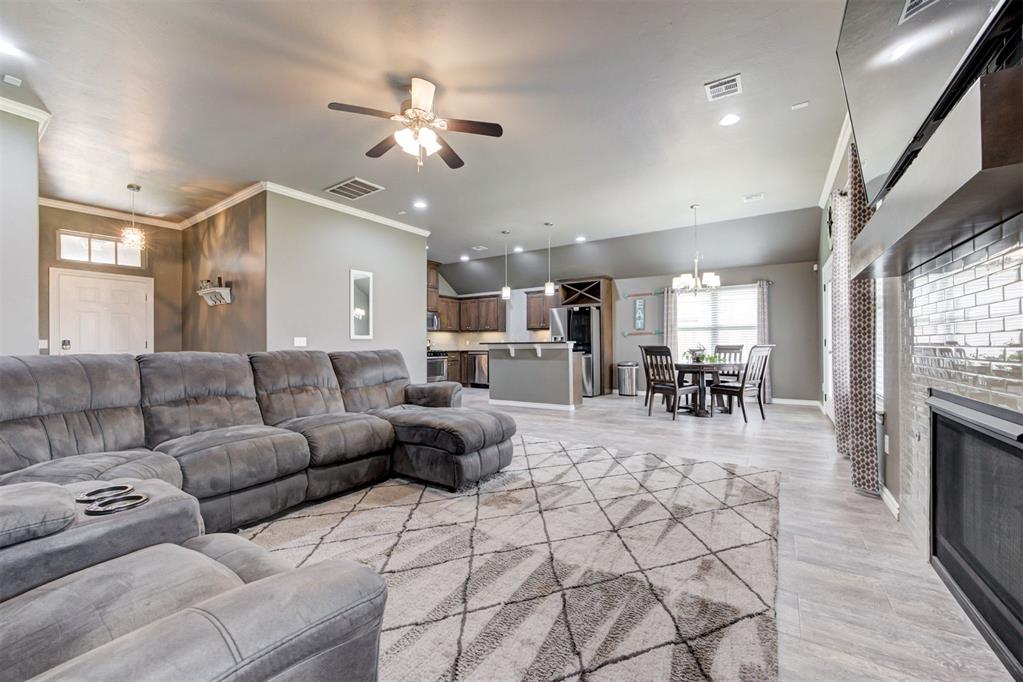 9113 NW 89th Street