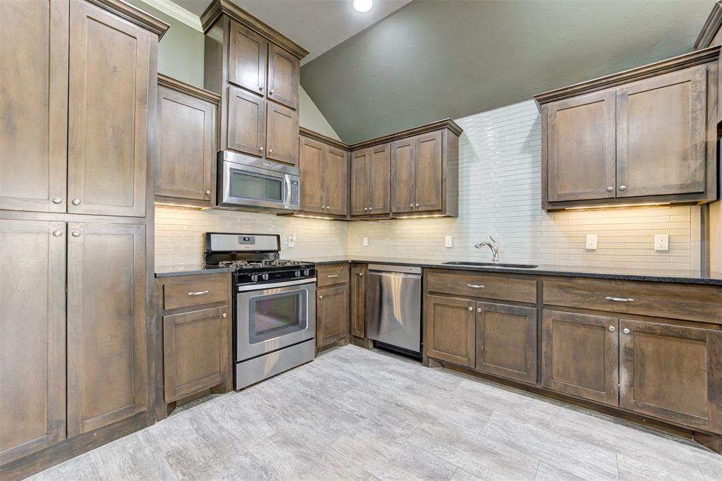 9113 NW 89th Street