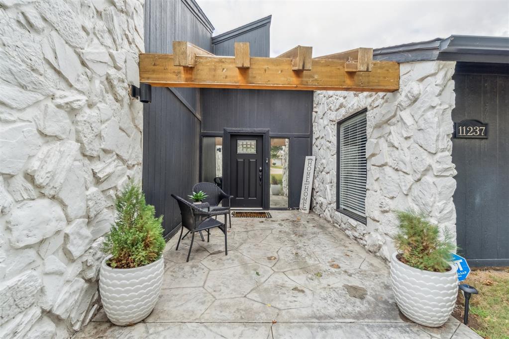 11237 Folkstone Drive