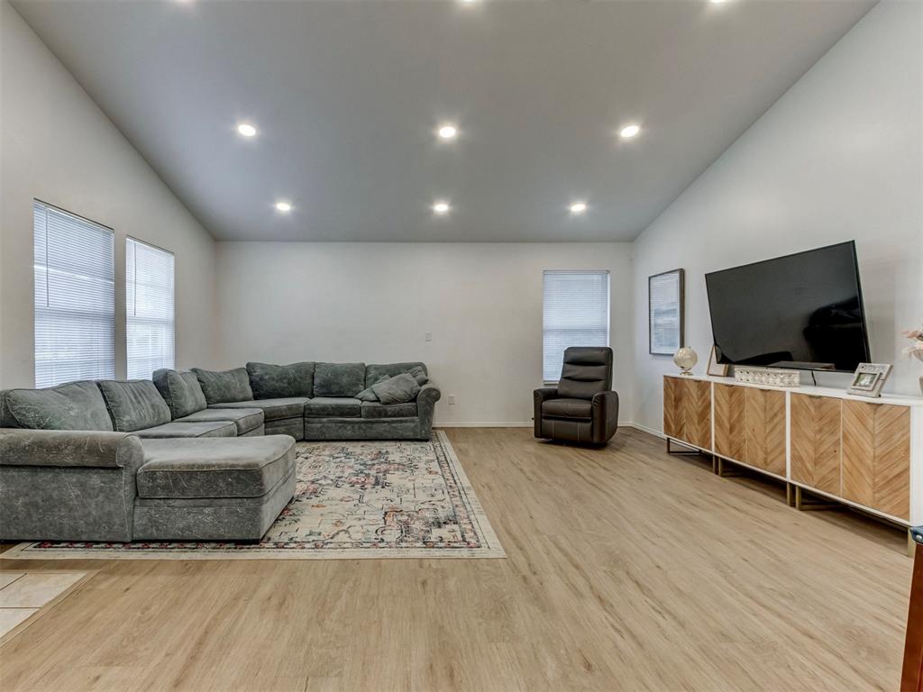 2828 NW 184th Terrace