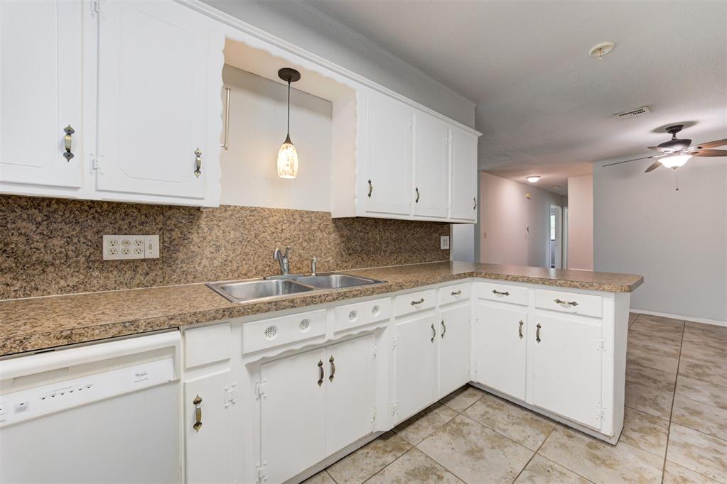 2537 SW 66th Street