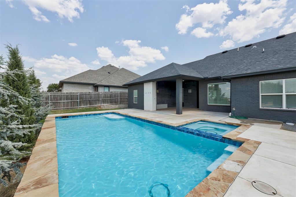 7329 NW 159th Terrace