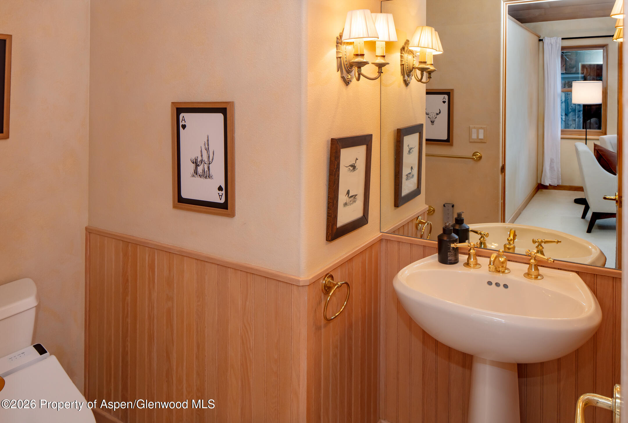 333 W Hopkins Avenue