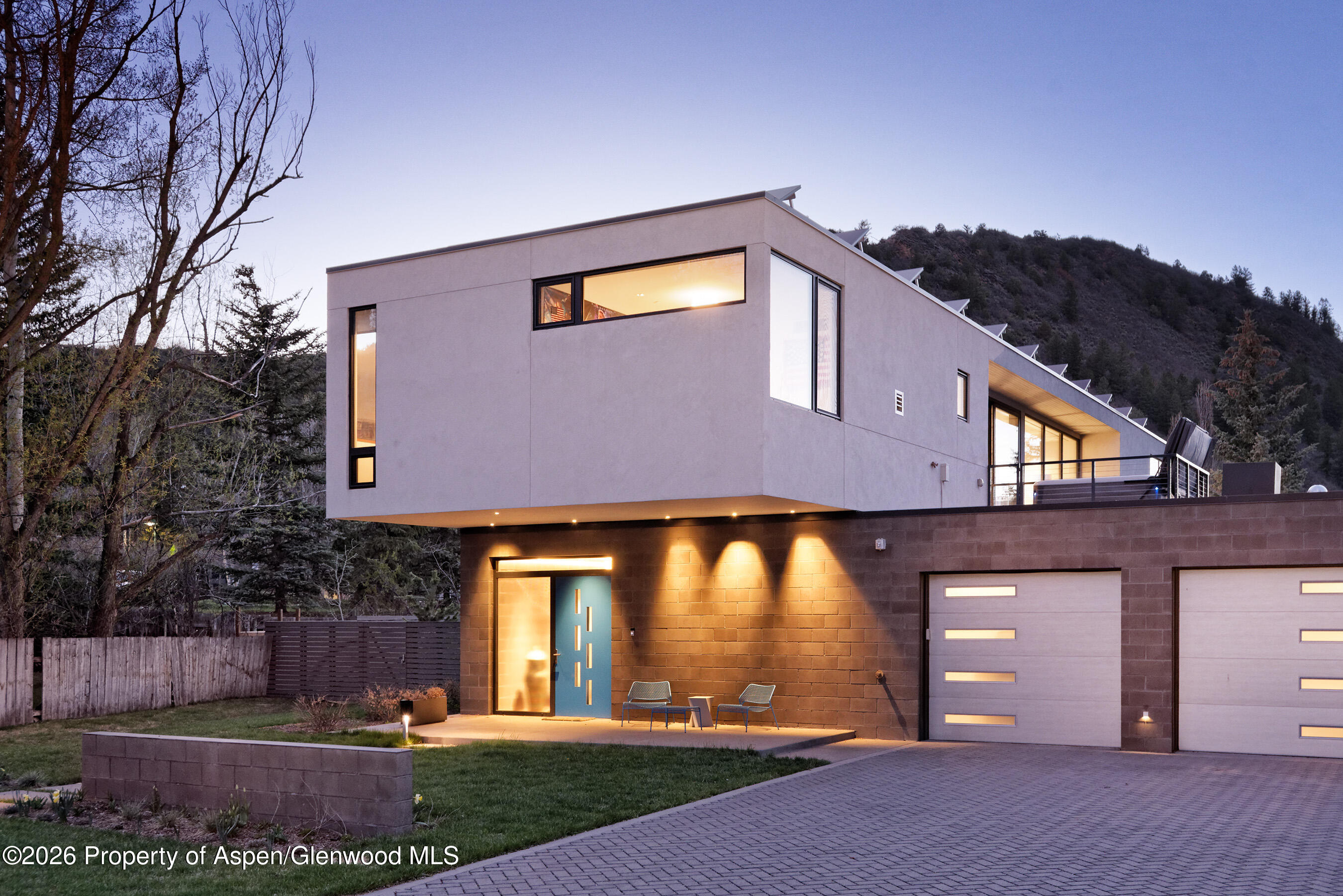 1350 Mountain View Drive