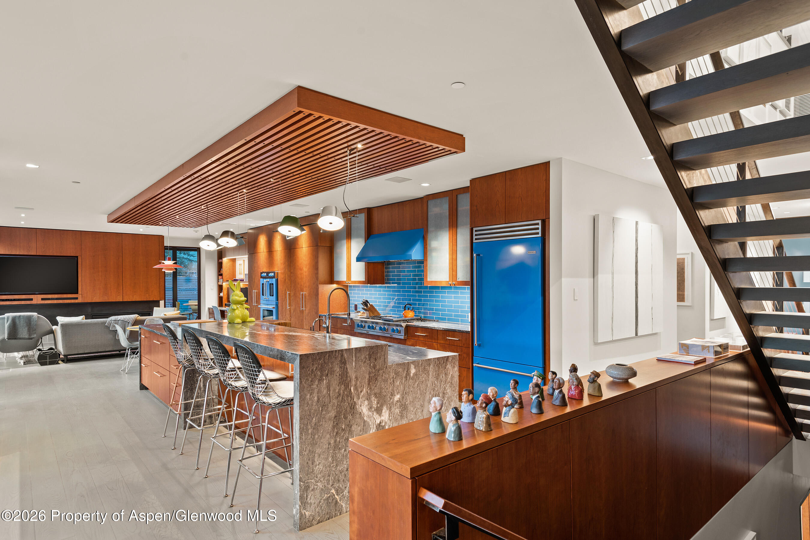 1350 Mountain View Drive