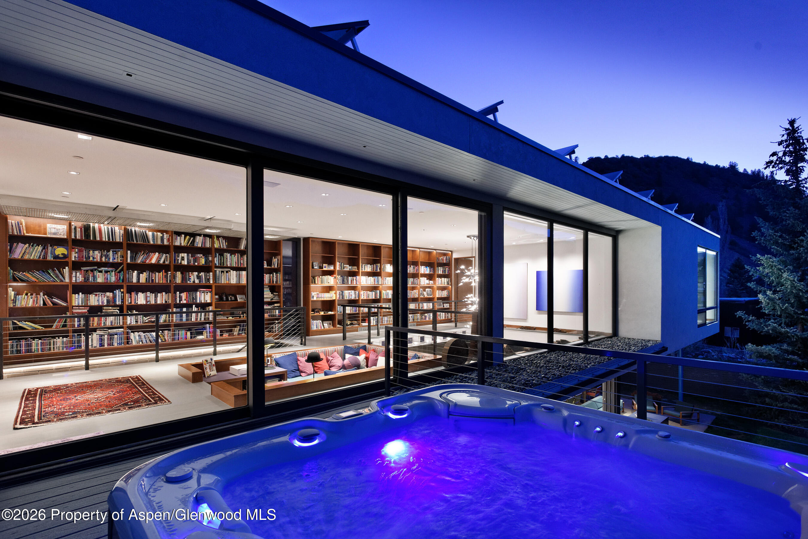 1350 Mountain View Drive