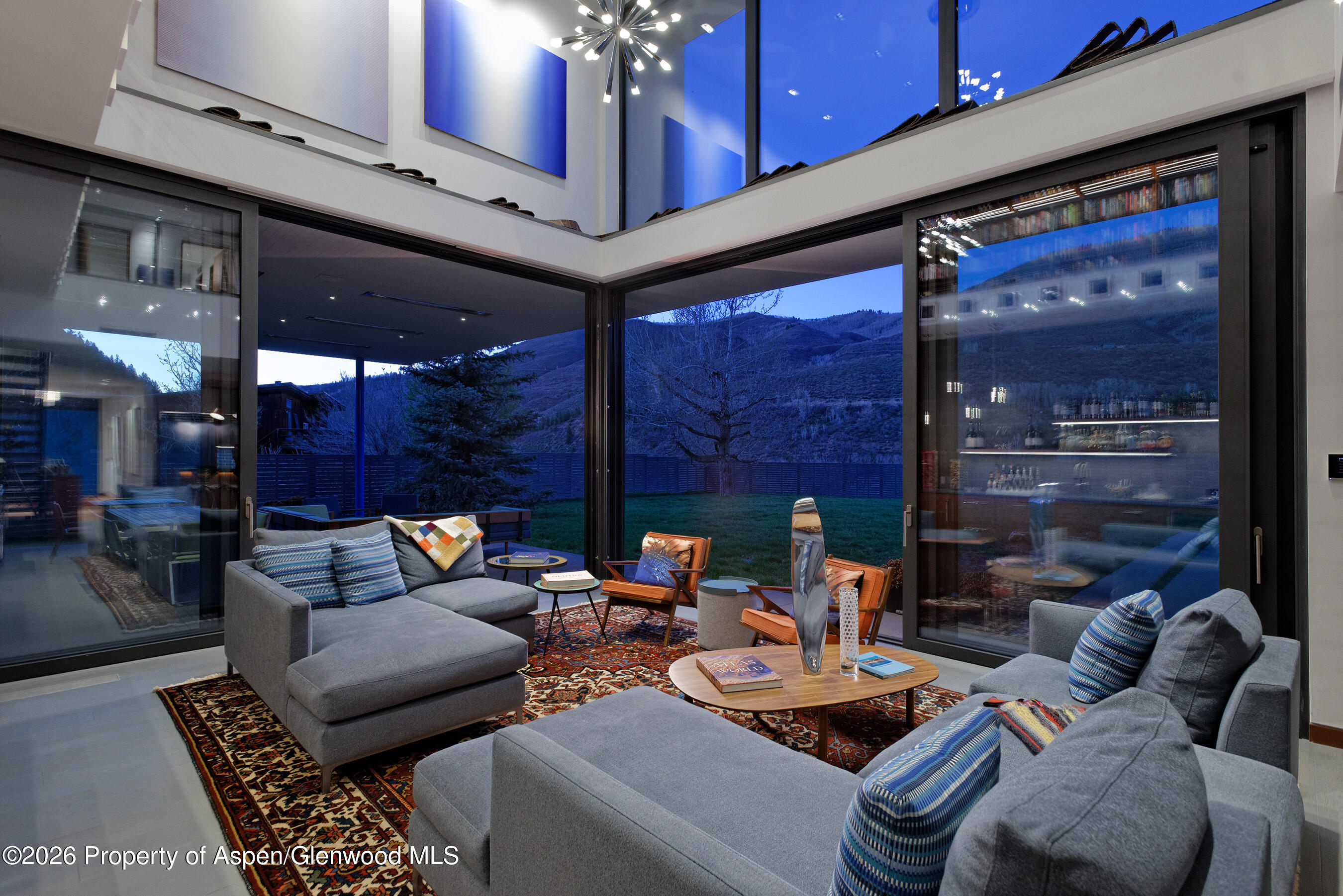 1350 Mountain View Drive