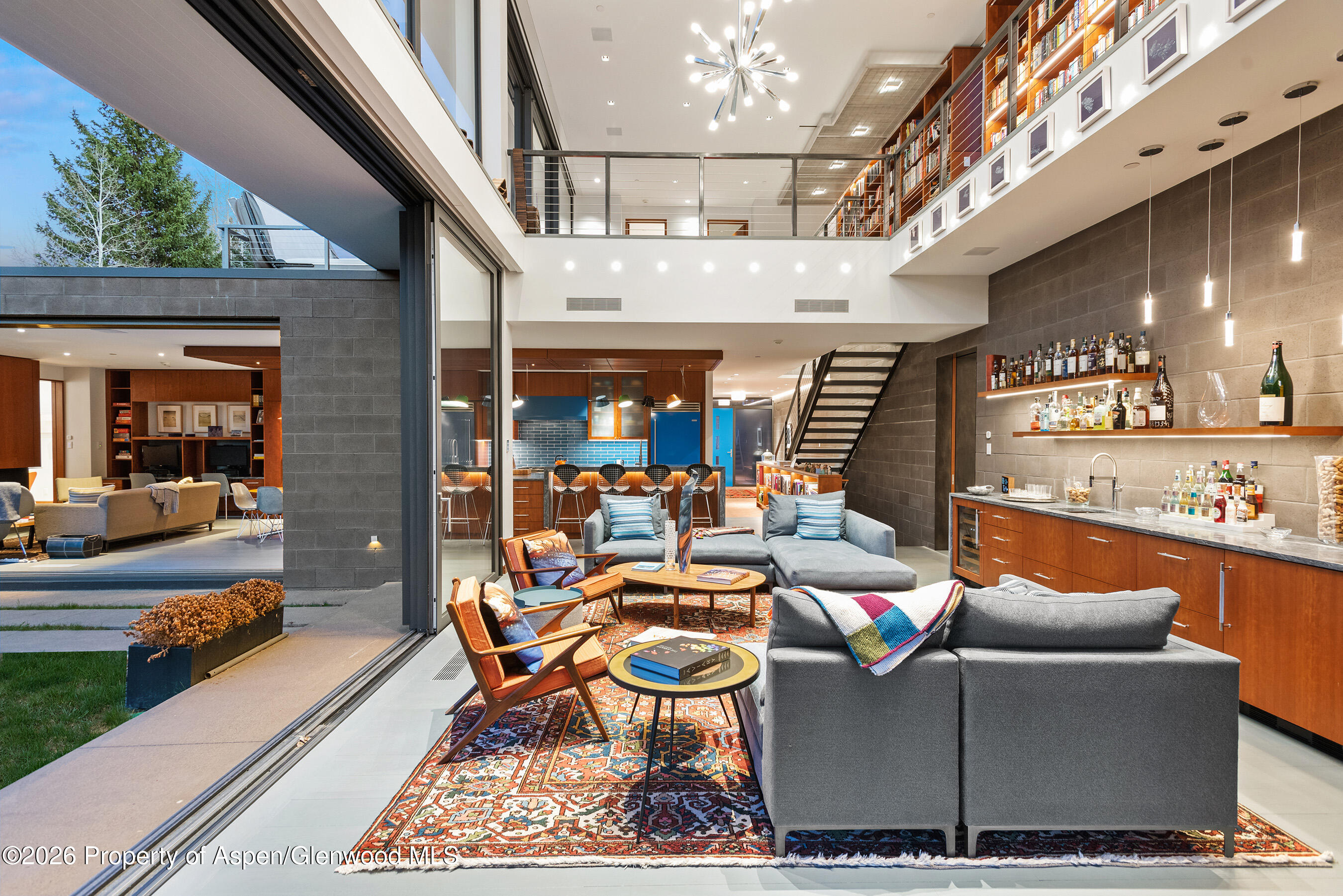 1350 Mountain View Drive